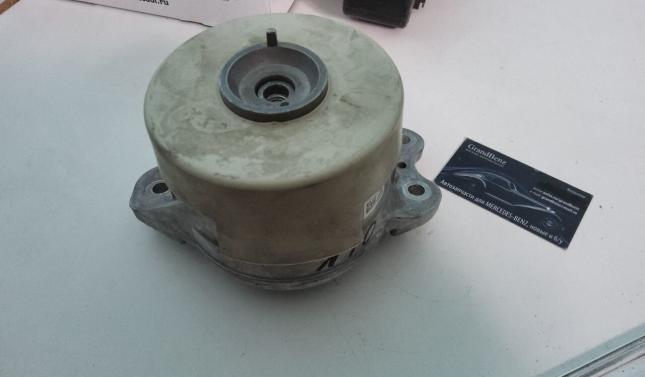 Подушка двигателя Mercedes X253 A2532402700 A2532402700
