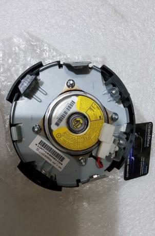 Подушка безопасности водителя mazda CX7 E223-57-K00A