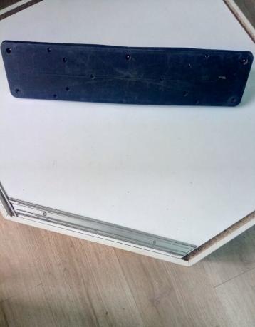 Площадка номера Мерседес w204 A 204 817 10 78 A 204 817 10 78