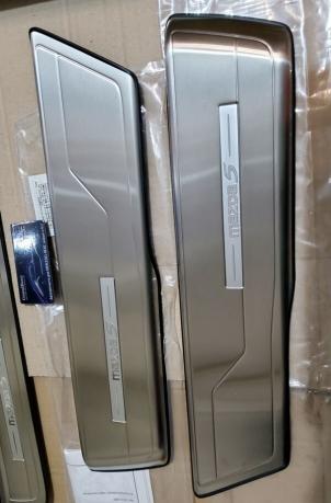 Накладки порогов Mazda 5 комплект CC29-V1-370J