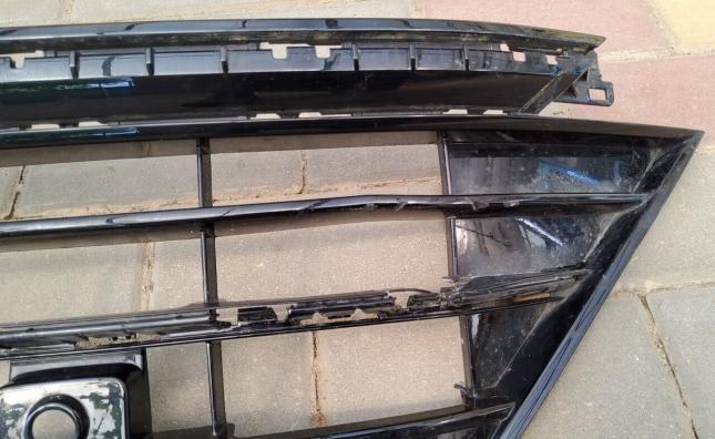 Решётка бампера Volkswagen Tiguan 2 5NA853677