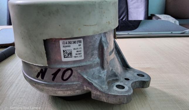 Подушка двигателя Mercedes X253 A2532402700 A2532402700
