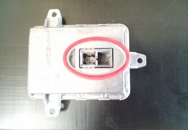 Блок ксенона передний нижний Land Rover Range 130732946815