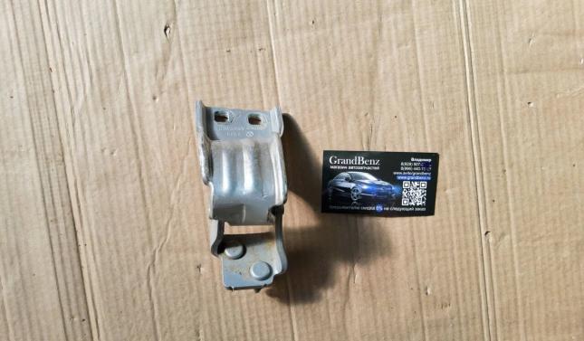 Петля багажника Volkswagen Passat B7 3c9827302d
