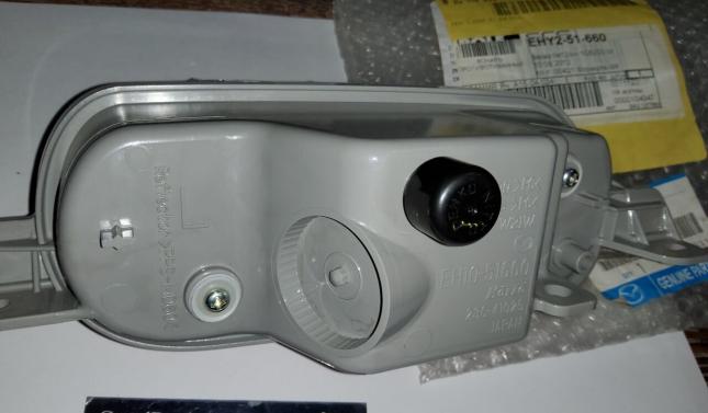 Фонарь противотуманный Mazda CX7 EHY2-51-660
