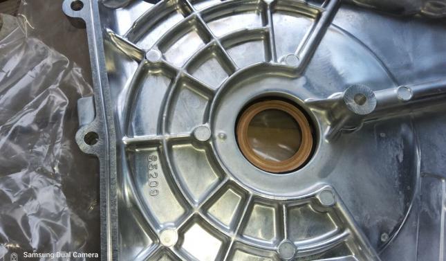 Крышка лобовая грм Mazda MPV L3 L3G610500