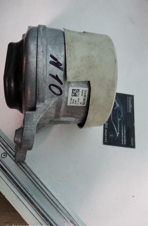 Подушка двигателя Mercedes X253 A2532402700 A2532402700