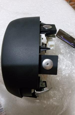 Подушка безопасности водителя mazda CX7 E223-57-K00A