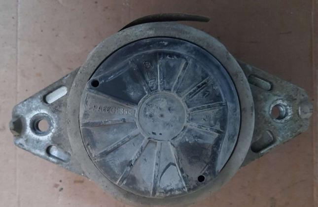 Опора двигателя Mercedes-Benz A1662405917 A1662405917