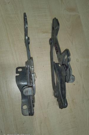 Петля капота правая Mercedes GLK204 A2048800428