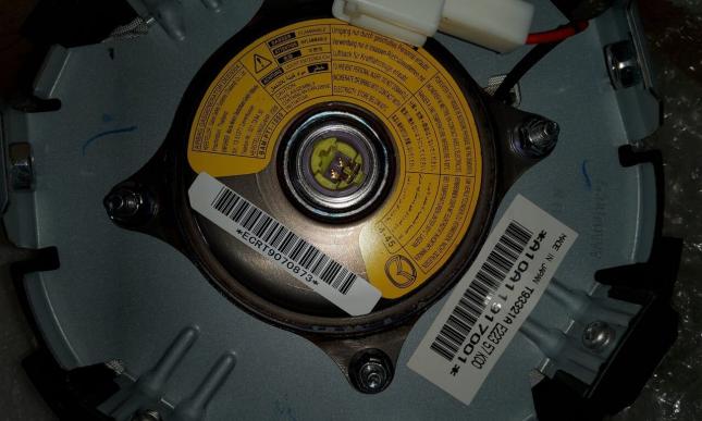 Подушка безопасности водителя mazda CX7 Е22357К00 Е22357К00