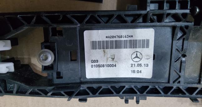 Кронштейн ручки передней правой Mercedes CLA 117 A2047601634