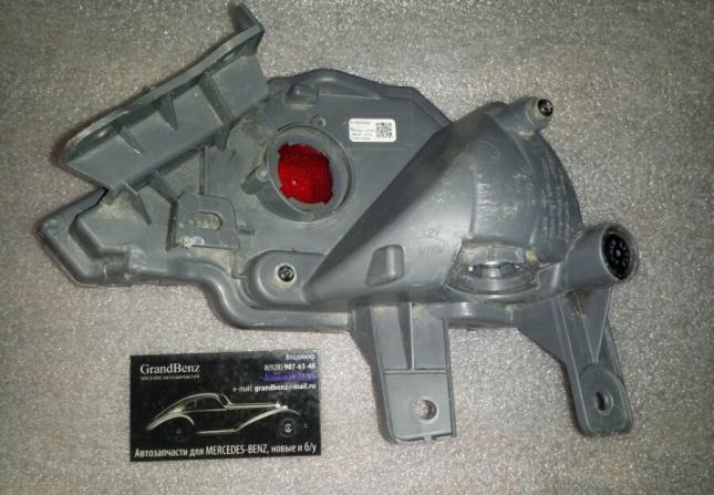 Противотуманная фара задняя левая нижняя Toyota 8149042060