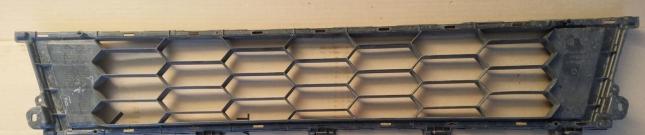 Решётка бампера нижняя Mitsubishi L200 6402A357