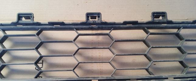 Решётка бампера нижняя Mitsubishi L200 6402A357