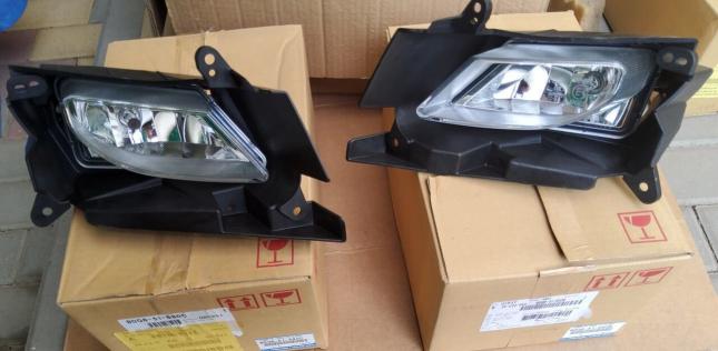 Фара туманная левая оригинал Mazda VDG51680C VDG8-51-680C