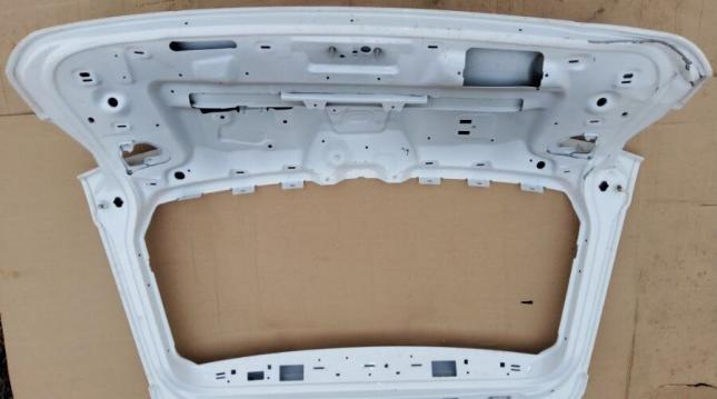 Крышка багажника задняя верхняя Volkswagen Tiguan 5na827025l