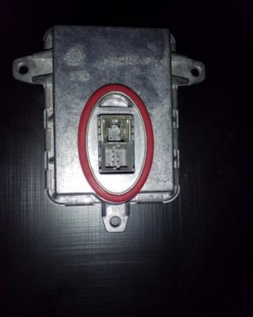 Блок ксенона передний нижний Land Rover Range 130732946815