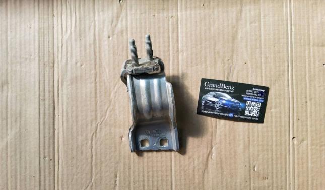 Петля багажника Volkswagen Passat B7 3c9827302d