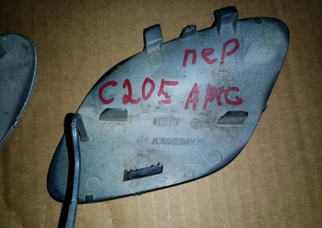 Лючок бампера мерседес С 205 AMG A 2058850724 A2058850724