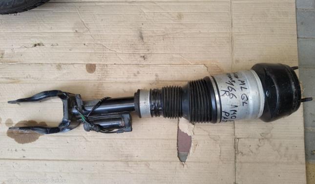 Амортизатор передний Mercedes W166 GL166 X166 A1663204566