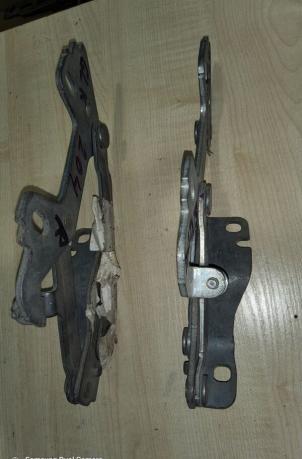 Петля капота правая Mercedes GLK204 A2048800428