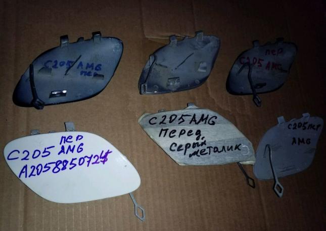 Лючок бампера мерседес С 205 AMG A 2058850724 A2058850724