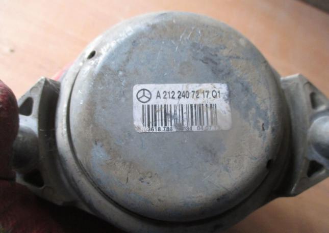 Опора двигателя Мерседес Е200 A 212 240 72 17 A 212 240 72 17
