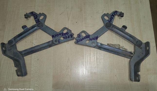 Петля капота правая Mercedes GLK204 A2048800428