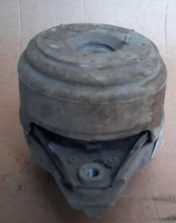 Опора двигателя Mercedes-Benz A1662405917 A1662405917