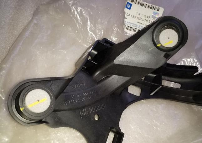 Крeпление бампера Opel Astra 13 143 106 LH 13143106