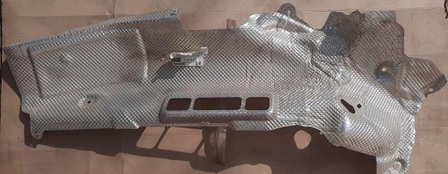 Панель изоляционная выхлопной системы Mercedes A1676801805