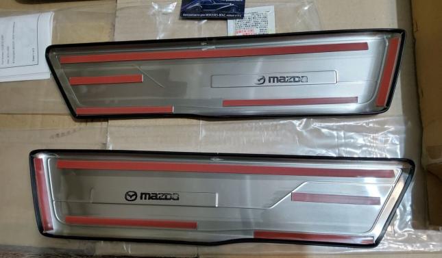 Накладки порогов Mazda 5 комплект CC29-V1-370J