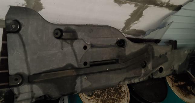 Защита днища кузова Mercedes GL 166 X166 A1666809007