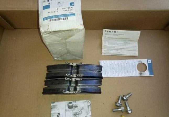 Тормозные колодки переднее Nissan Primastar X83 93173641