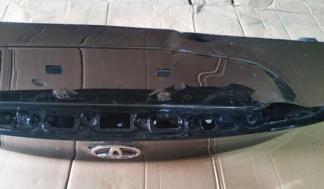 Крышка багажника Toyota Camry 2018 г 6410106F70