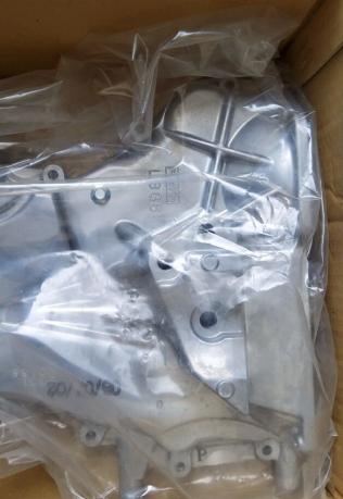 Крышка лобовая грм Mazda MPV L3 L3G610500