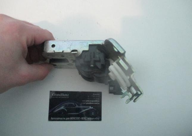 Замок крышки багажника Audi Q5 8R0 827 505 8R0 827 505