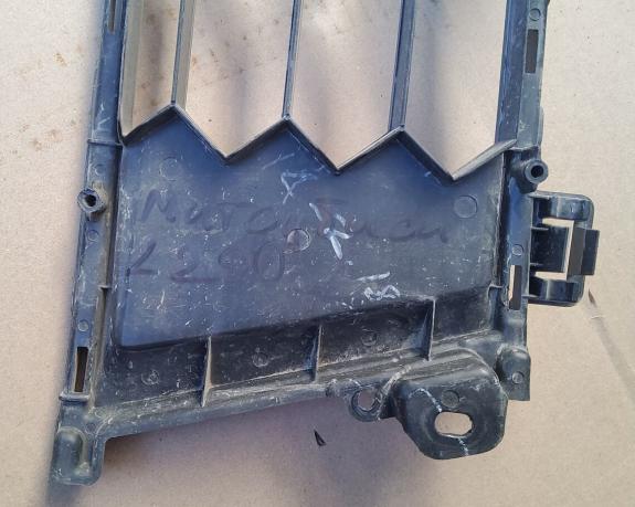 Решётка бампера нижняя Mitsubishi L200 6402A357
