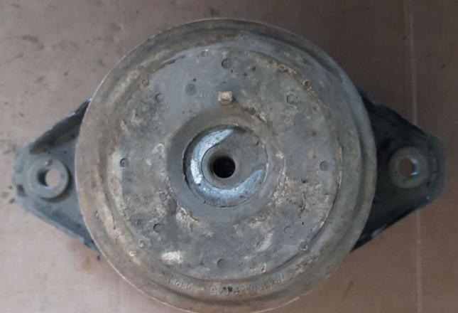 Опора двигателя Mercedes-Benz A1662405917 A1662405917