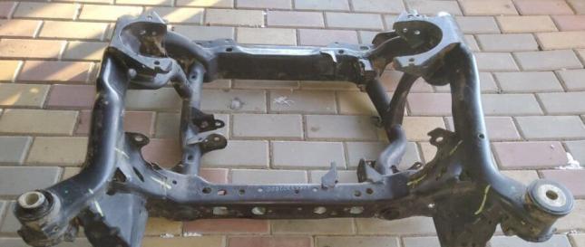 Подрамник передний нижний Mercedes-Benz Gl-Class A1663302000
