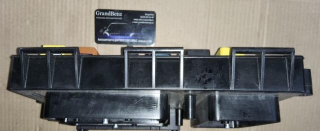 Блок предохранителей Opel Astra H 5DK00886850 5DK00866850