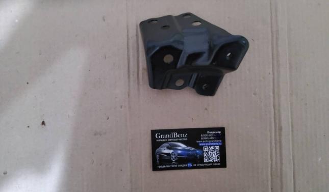 Кронштейн крыла Toyota Camry V70 5383633120