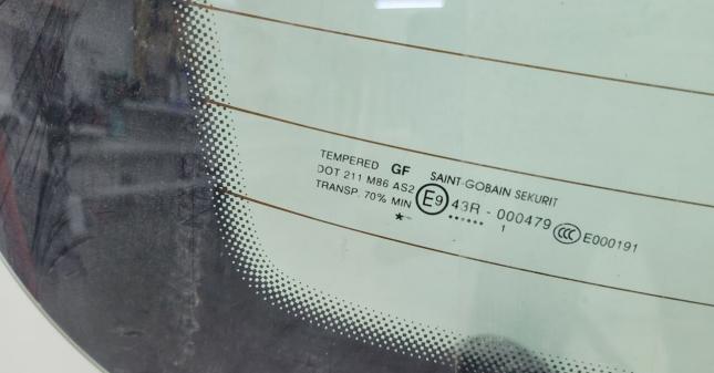 Заднее стекло Opel Corsa 2006-14 5402852220
