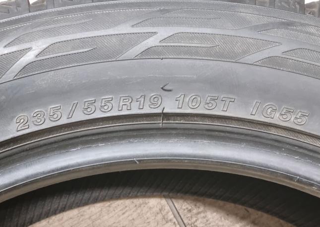 Yokohama Ice Guard Stud IG55 235/55 R19 105T