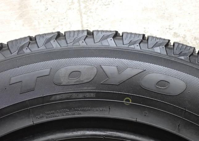 Toyo Observe GSi-6 LS 235/65 R18 106H