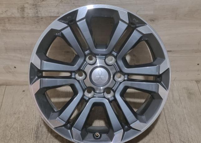 Один оригинальный диск R18 Mitsubishi Pajero Sport