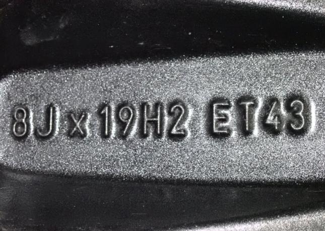 Комплект оригинальных R19 дисков Mercedes W213