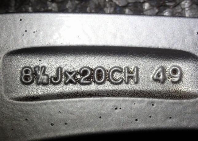 Один оригинальный диск Jaguar XF R20 сварка