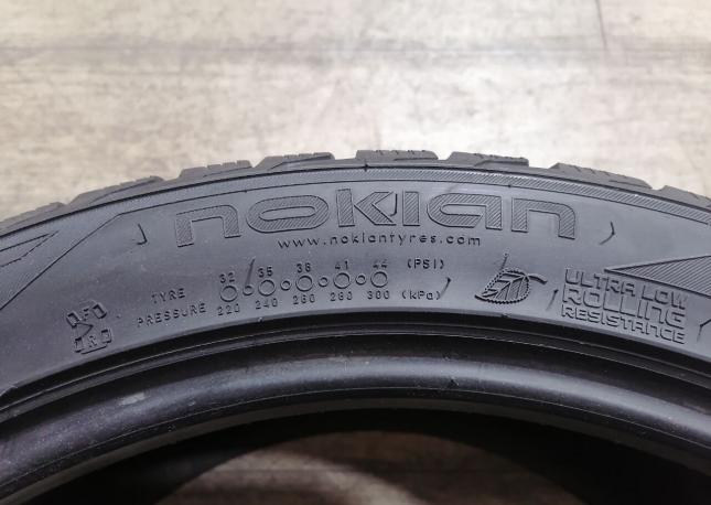 Nokian Tyres Hakkapeliitta R2 255/40 R19 100R